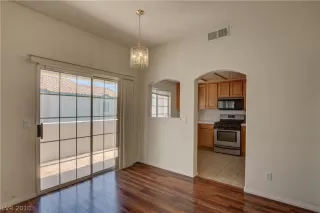 Photo #3: 2040117 Listing 