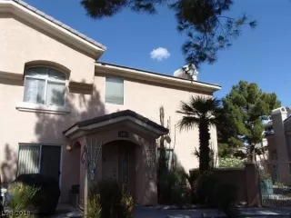 Photo #2: 2040335 Listing