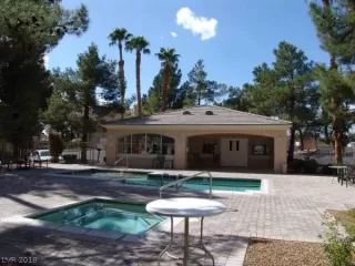 Photo #4: 2040335 Listing