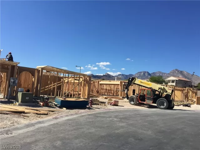 MLS: 2040362 Condo For Sale