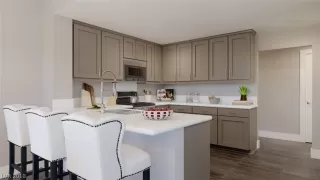 Photo #5: 2040362 Listing 