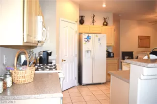 Photo #6: 2040369 Listing