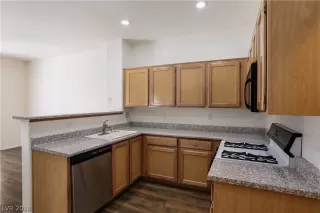 Photo #1: 2040423 Listing