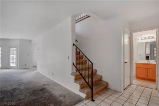 Photo #4: 2040447 Listing