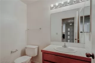 Photo #5: 2040447 Listing