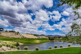 Photo #3: 2040607 Listing 