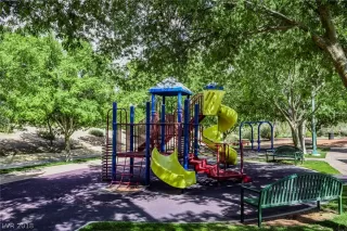 Photo #5: 2040607 Listing 