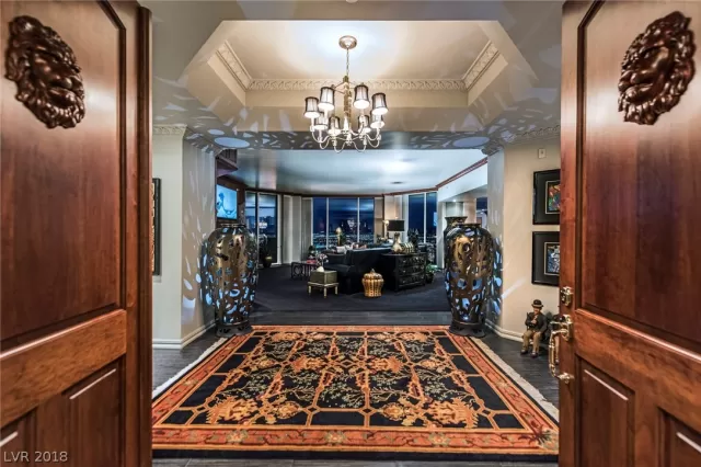 MLS: 2040863 Condo For Sale