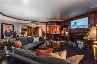 Photo #4: 2040863 Listing 