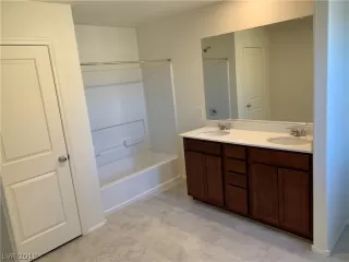 Photo #6: 2041024 Listing 