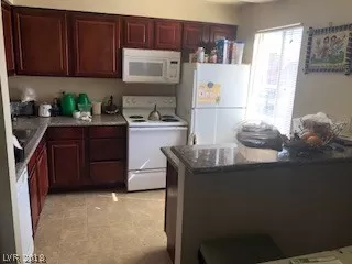 Photo #5: 2041027 Listing