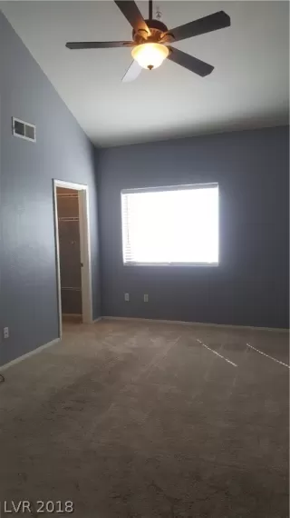 Photo #5: 2041119 Listing