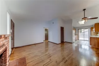 Photo #4: 2041154 Listing