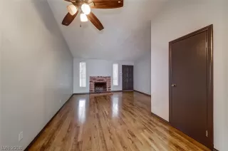 Photo #5: 2041154 Listing