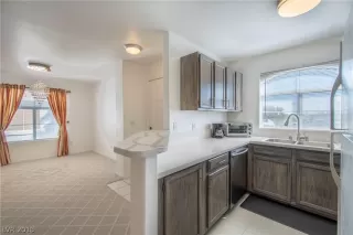 Photo #4: 2041251 Listing