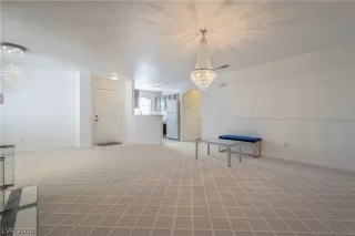 Photo #5: 2041251 Listing