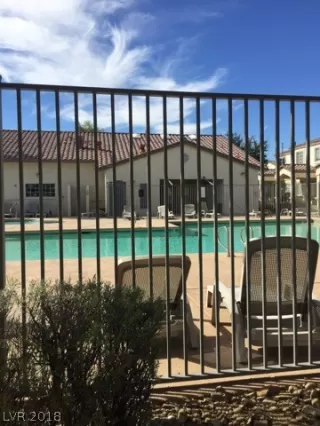 Photo #6: 2041306 Listing