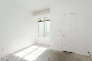 Photo #5: 2041414 Listing