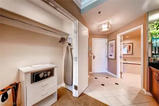 Photo #6: 2041533 Listing 