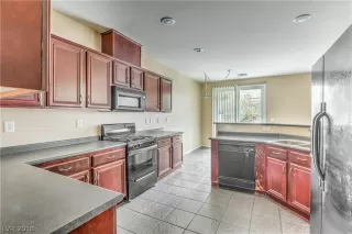 Photo #5: 2041590 Listing