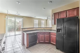 Photo #6: 2041590 Listing