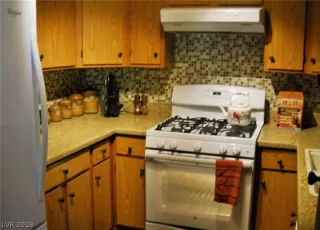 Photo #6: 2041623 Listing