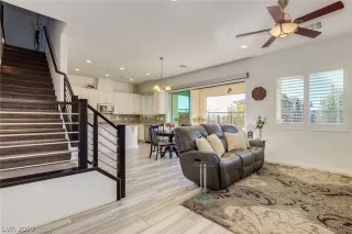 Photo #2: 2041849 Listing