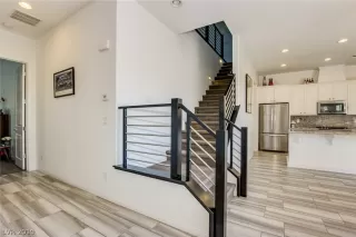 Photo #4: 2041849 Listing