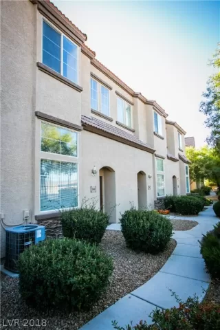 Photo #6: 2041945 Listing 