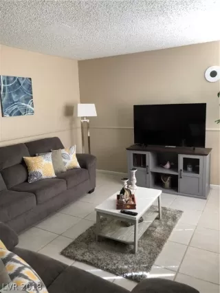 Photo #2: 2041954 Listing 