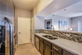 Photo #2: 2042594 Listing 