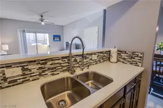 Photo #4: 2042594 Listing 