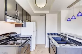 Photo #5: 2042603 Listing 