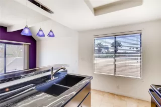 Photo #6: 2042603 Listing 