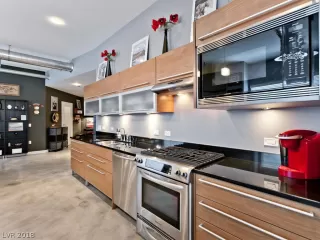 Photo #6: 2042650 Listing