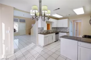 Photo #3: 2042658 Listing 