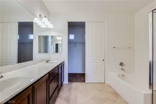 Photo #2: 2042672 Listing