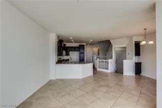 Photo #4: 2042672 Listing