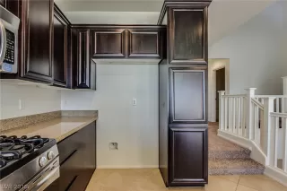 Photo #5: 2042672 Listing