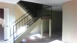 Photo #2: 2042688 Listing 