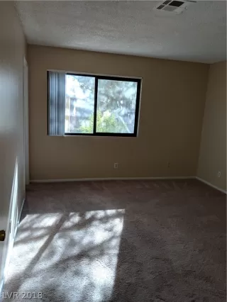 Photo #5: 2042688 Listing 