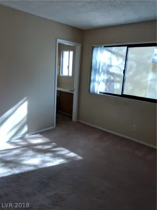 Photo #6: 2042688 Listing 