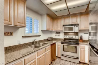 Photo #6: 2042724 Listing