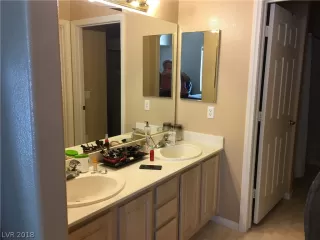 Photo #5: 2042792 Listing