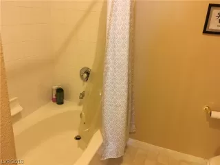 Photo #6: 2042792 Listing