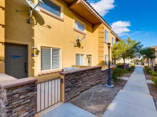 Photo #1: 2042872 Listing