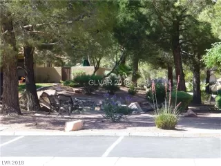 Photo #6: 2042963 Listing