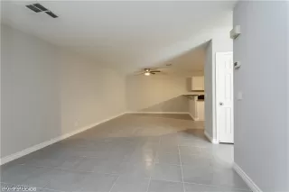 Photo #2: 2042991 Listing