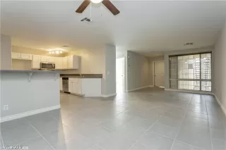 Photo #3: 2042991 Listing