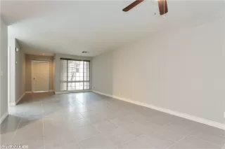 Photo #4: 2042991 Listing